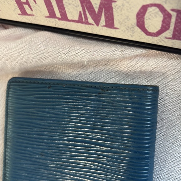 Louis Vuitton blue epi wallet - Picture 3 of 15